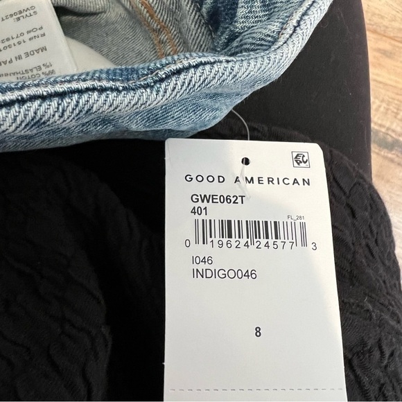 NWT Good American Weekender Straight Jeans - Picture 12 of 16